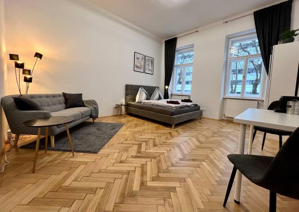 Little Cozy Residence - Enjoy Viennas Summer Season Bagian luar foto